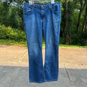 Carhartt Denim Women’s Traditional Fit Jeans size 34W x 30L